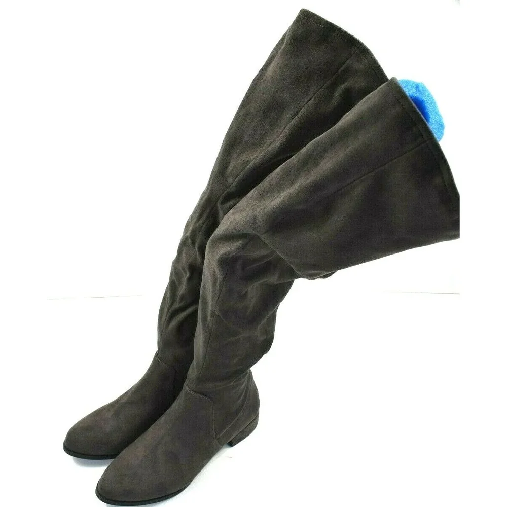 Charlotte Russe Women's Gray Knee High Boots Size 8 with‎ Box
